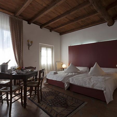 Отель Agriturismo Cascina Marzana Павия Экстерьер фото