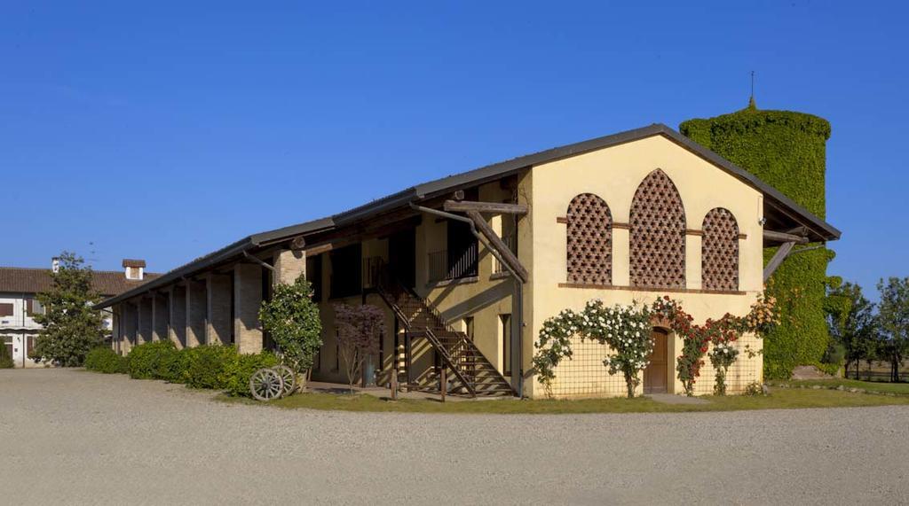 Отель Agriturismo Cascina Marzana Павия Экстерьер фото