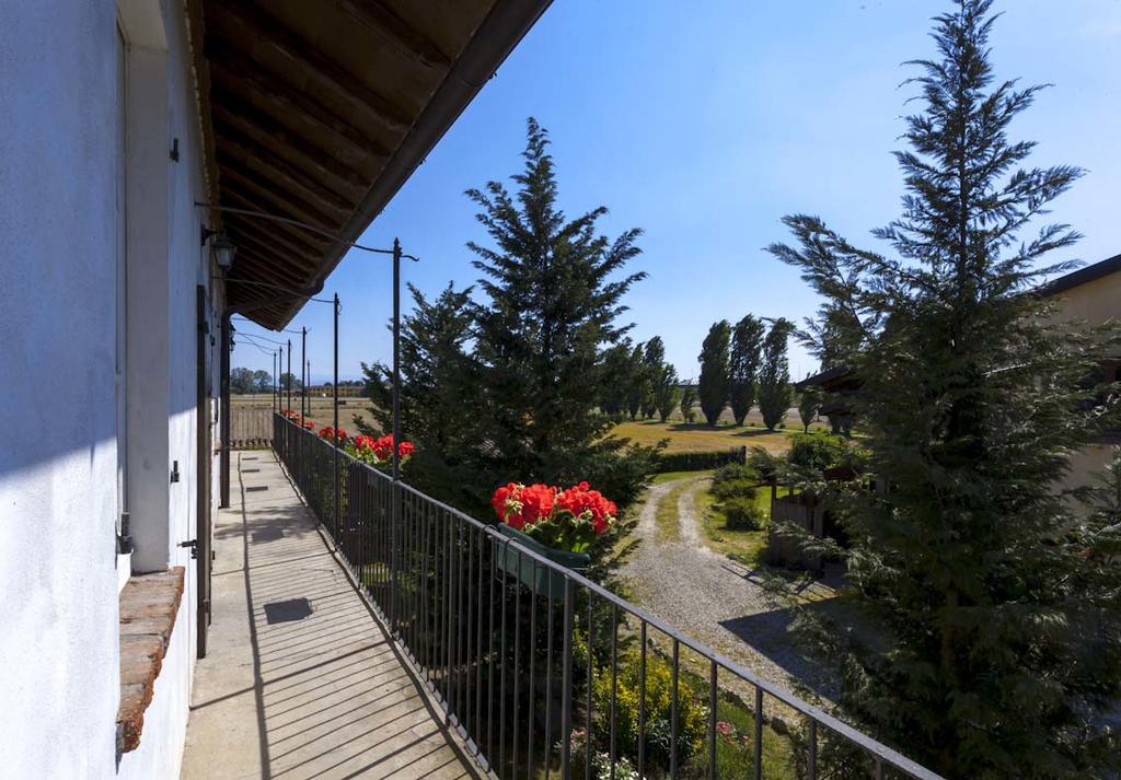Отель Agriturismo Cascina Marzana Павия Экстерьер фото